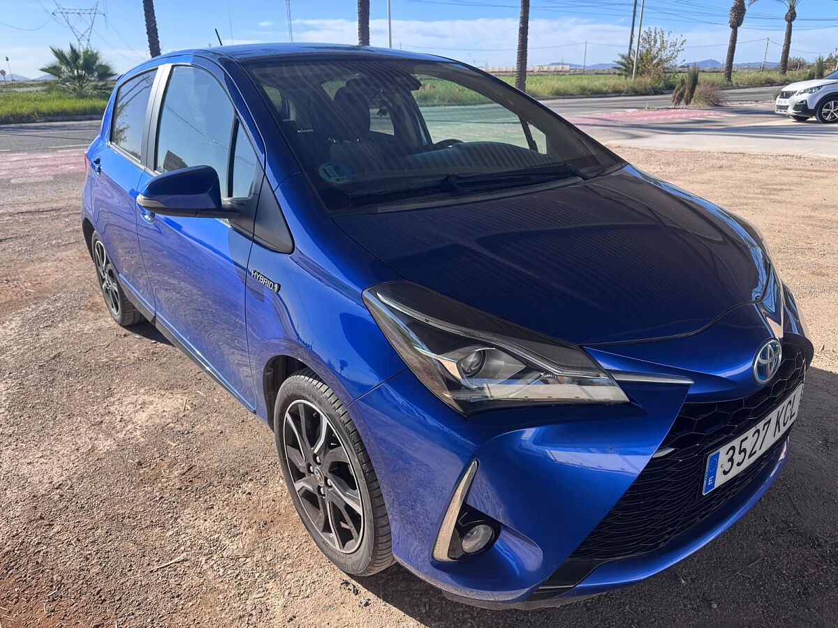 COMING SOON TOYOTA YARIS ADVANCE 1.5 HYBRID AUTO SPANISH LHD IN SPAIN 35000 MILES 2017
